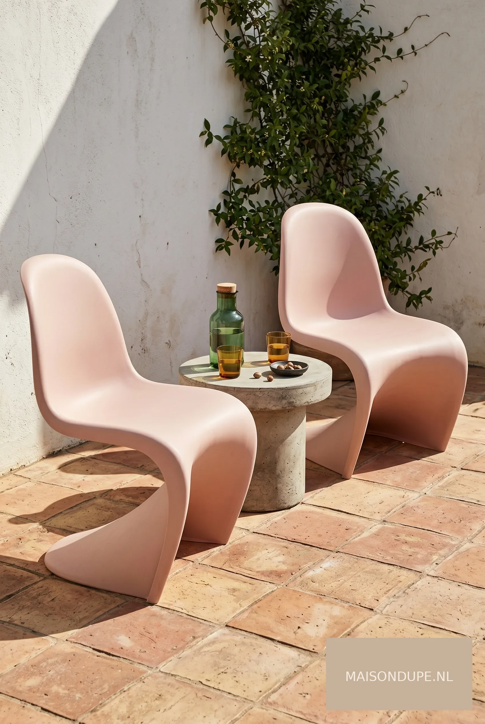 Stijlvolle interieurinrichting met de populaire en betaalbare Panton Chair-lookalike.